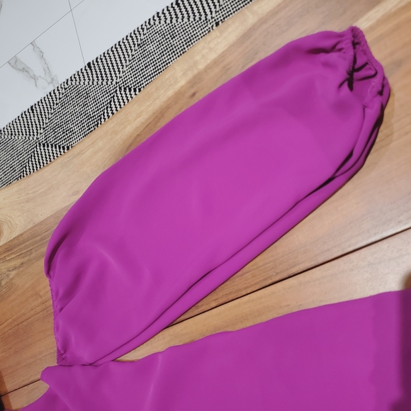 Boutique Vintage Keyhole Choker Off Shoulder Bishop Sleeve Satin Top - Picture 4 of 14